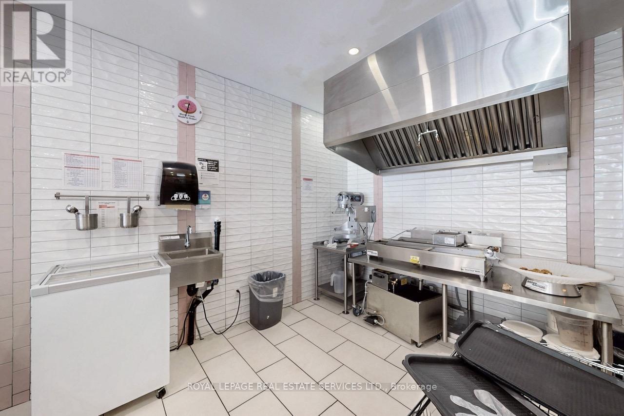 3830 Bloor Street W, Toronto, ON