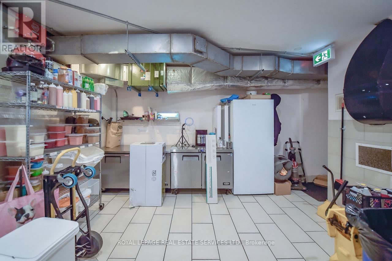 3830 Bloor Street W, Toronto, ON