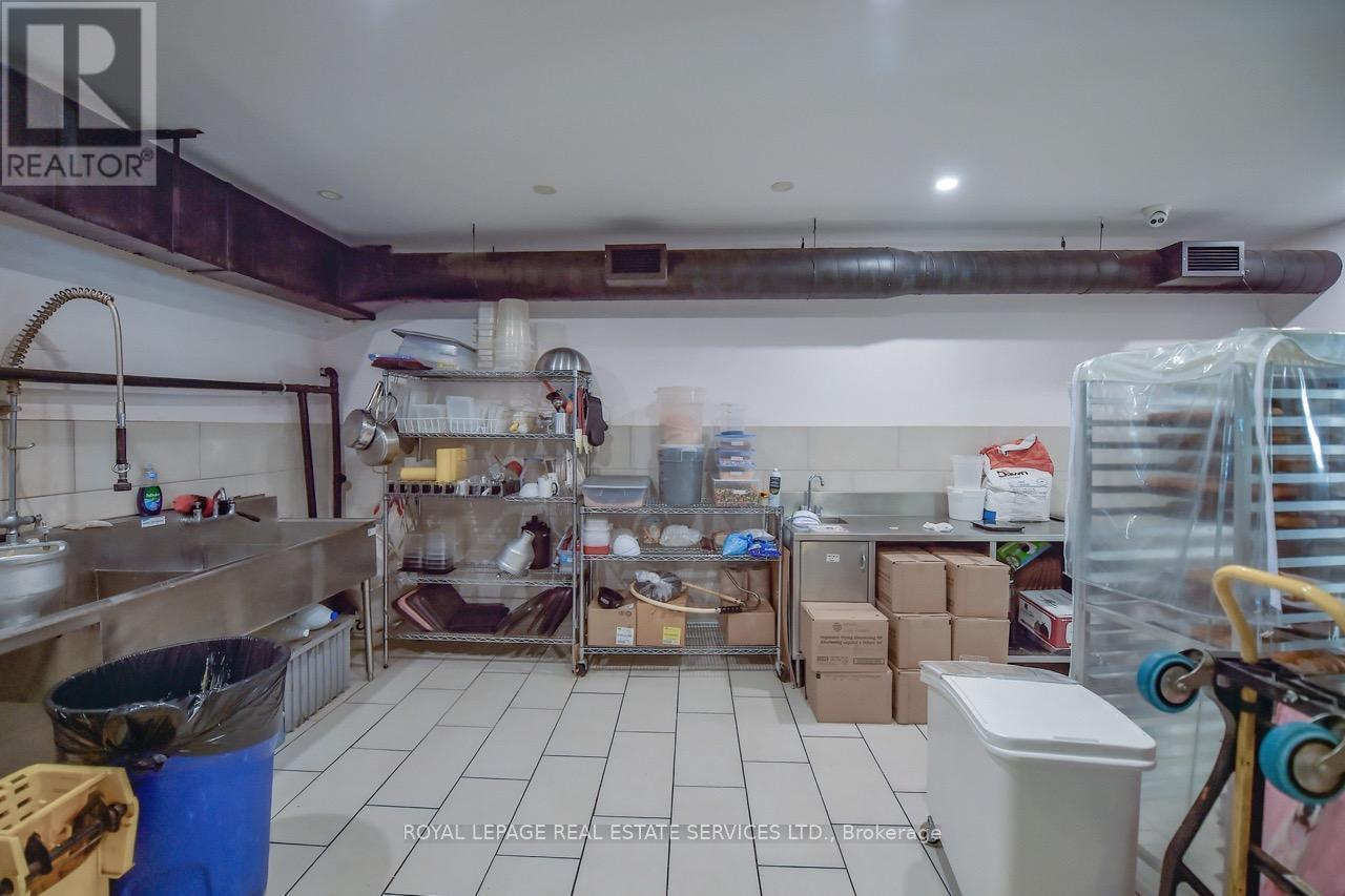 3830 Bloor Street W, Toronto, ON