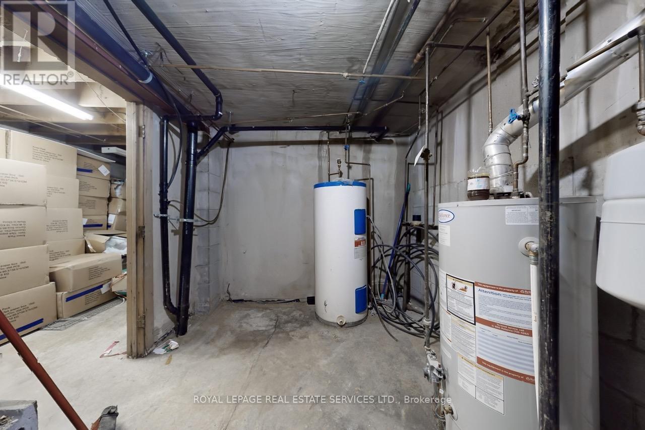 3830 Bloor Street W, Toronto, ON