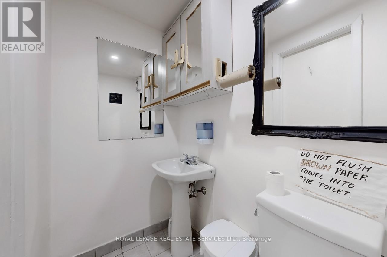 3830 Bloor Street W, Toronto, ON