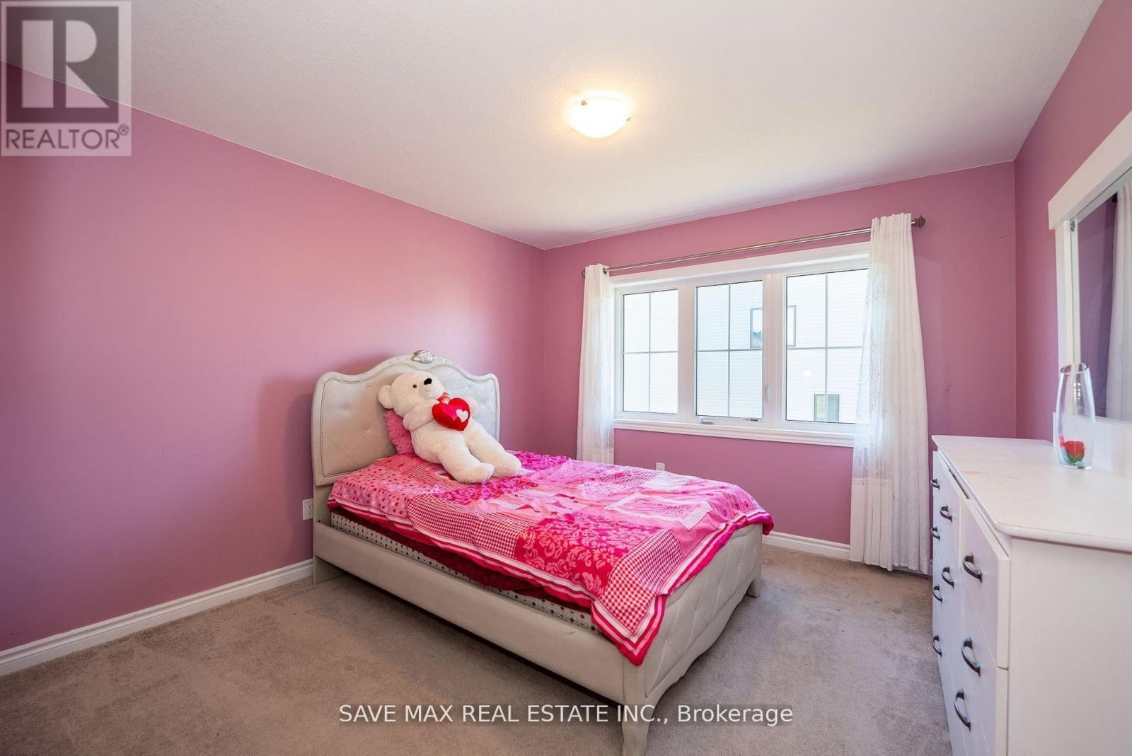 56 Witteveen Drive, Brantford, ON - Indoor Photo Showing Bedroom