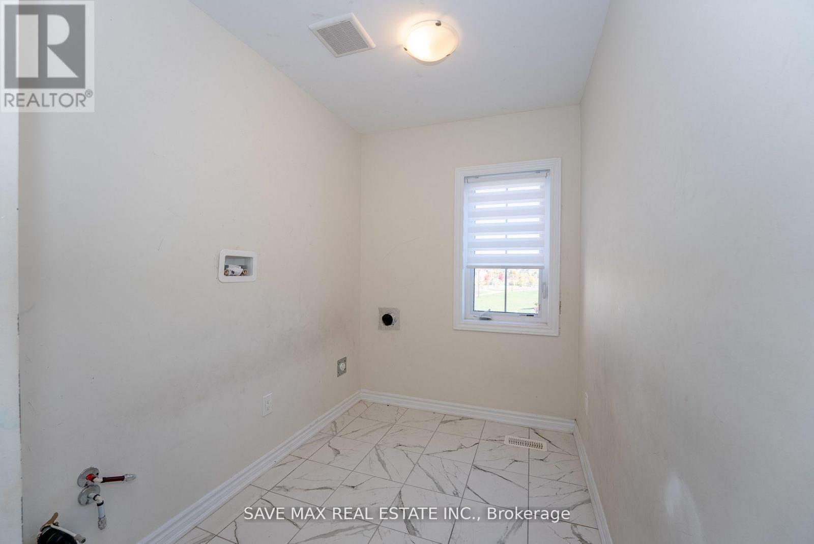 56 Witteveen Drive, Brantford, ON - Indoor Photo Showing Other Room