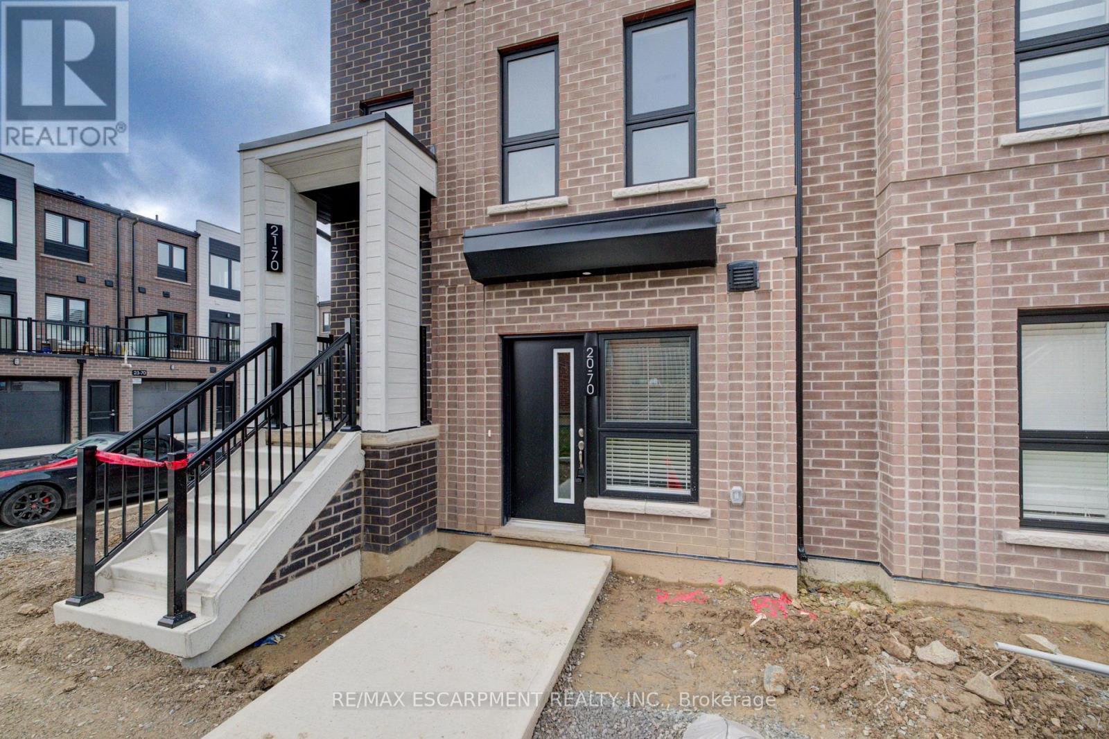 20 - 70 Kenesky Drive, Hamilton, ON - Outdoor