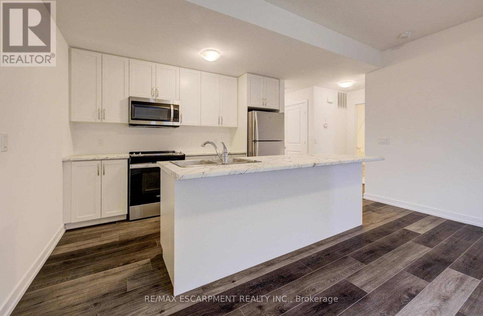20 - 70 Kenesky Drive, Hamilton, ON - Indoor Photo Showing Kitchen With Stainless Steel Kitchen