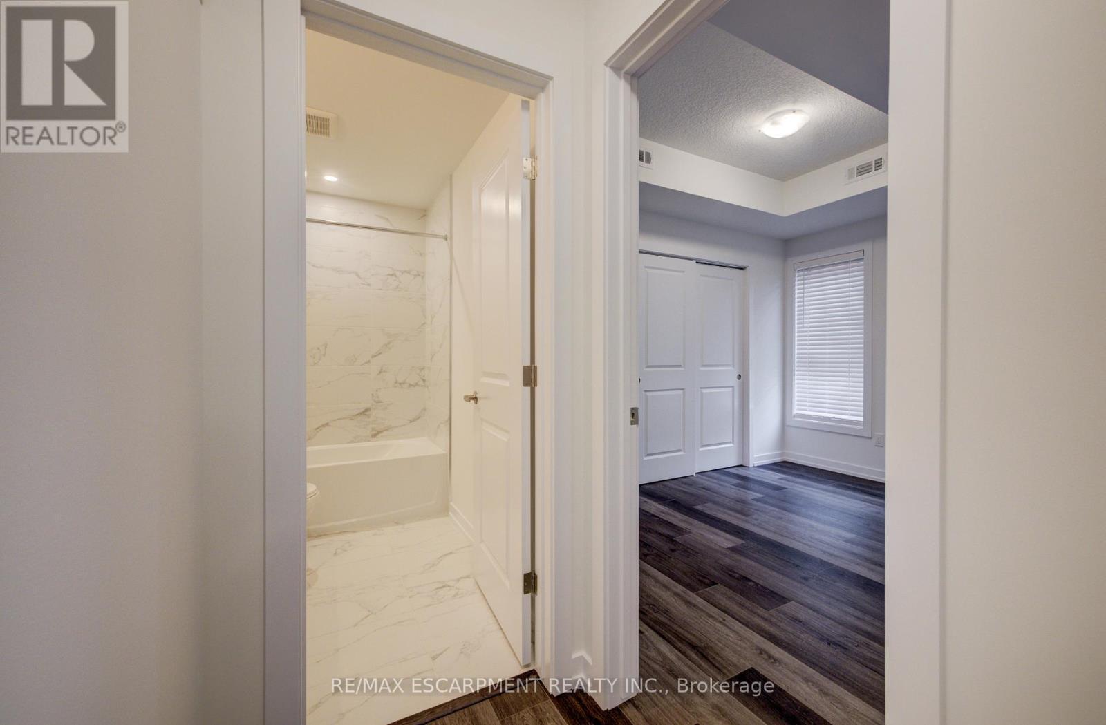 20 - 70 Kenesky Drive, Hamilton, ON - Indoor