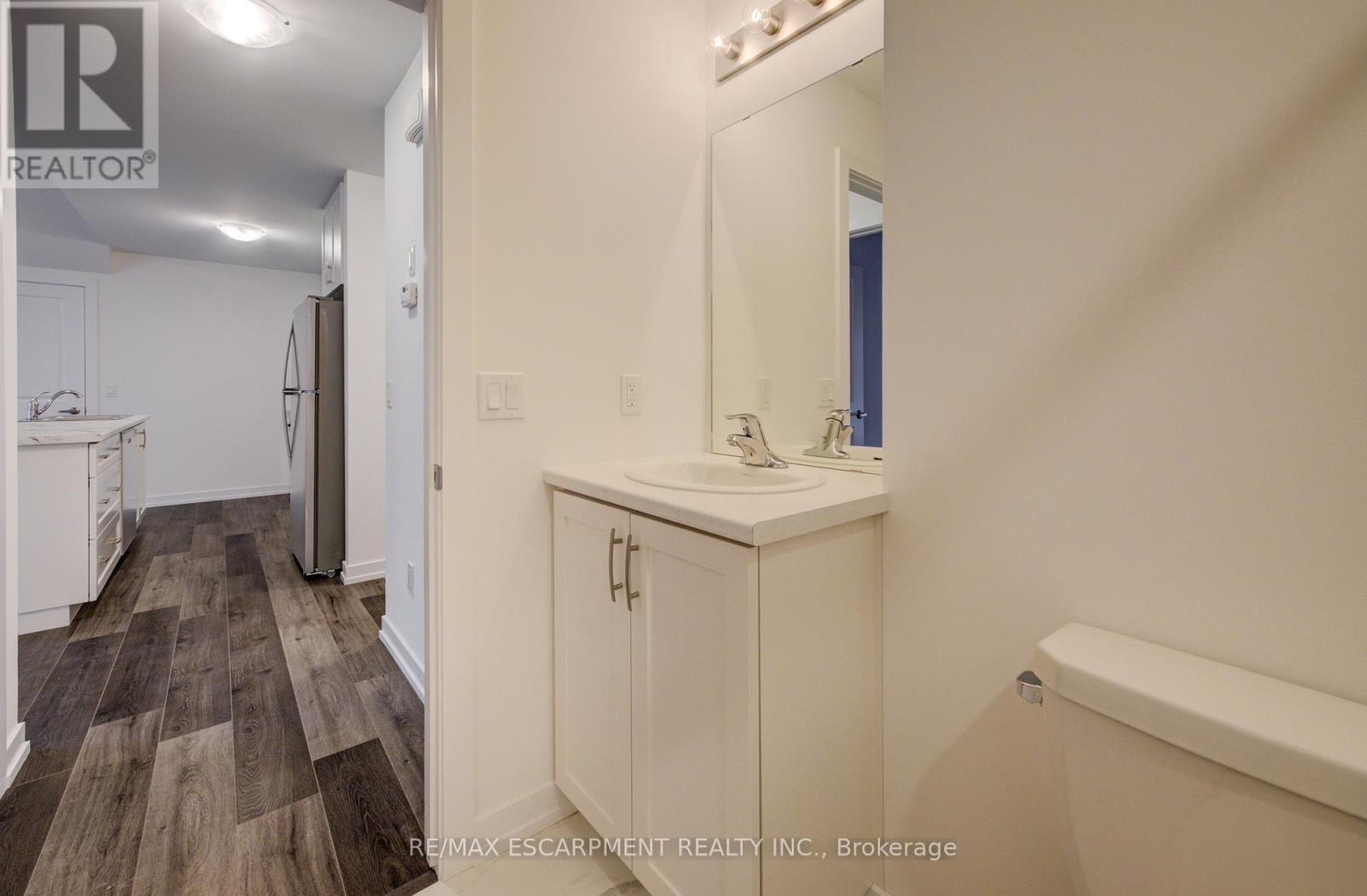 20 - 70 Kenesky Drive, Hamilton, ON - Indoor Photo Showing Bathroom