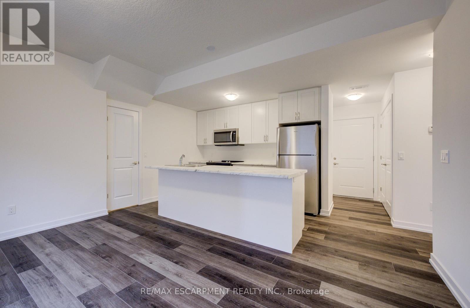 20 - 70 Kenesky Drive, Hamilton, ON - Indoor Photo Showing Kitchen