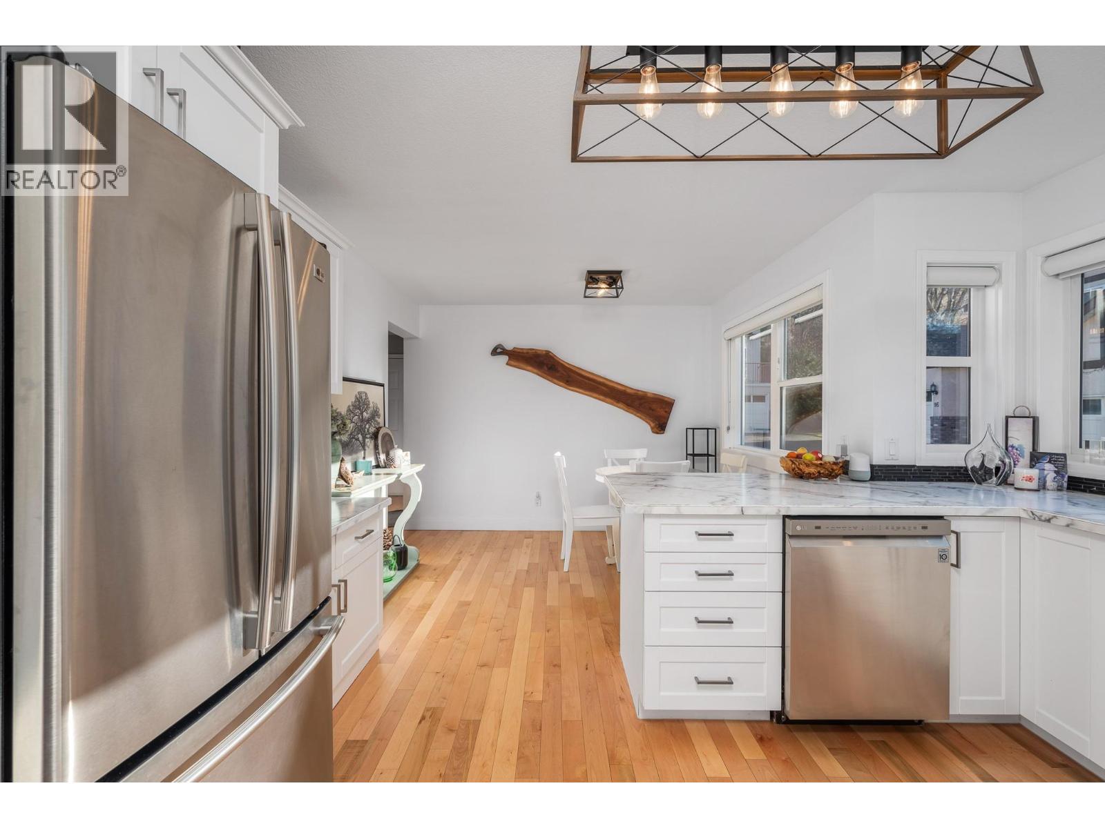 401 Browne Road Unit# 9, Vernon, BC - Indoor Photo Showing Kitchen With Stainless Steel Kitchen