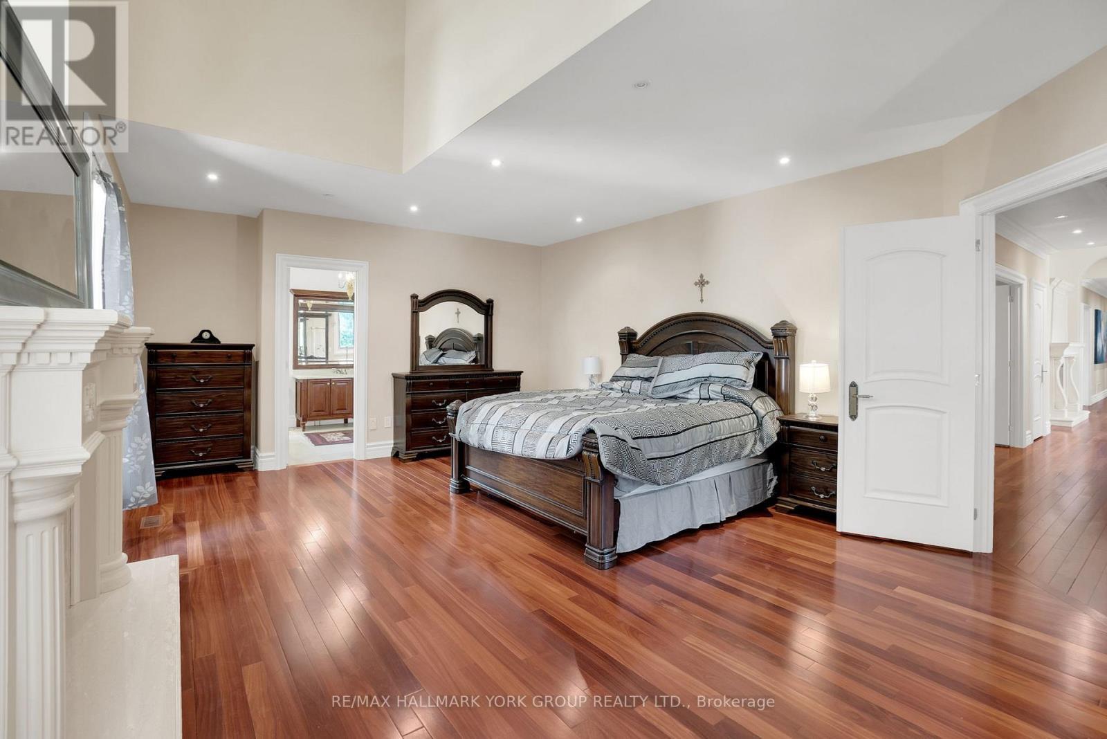 2 Kingswood Drive, King, ON - Indoor Photo Showing Bedroom
