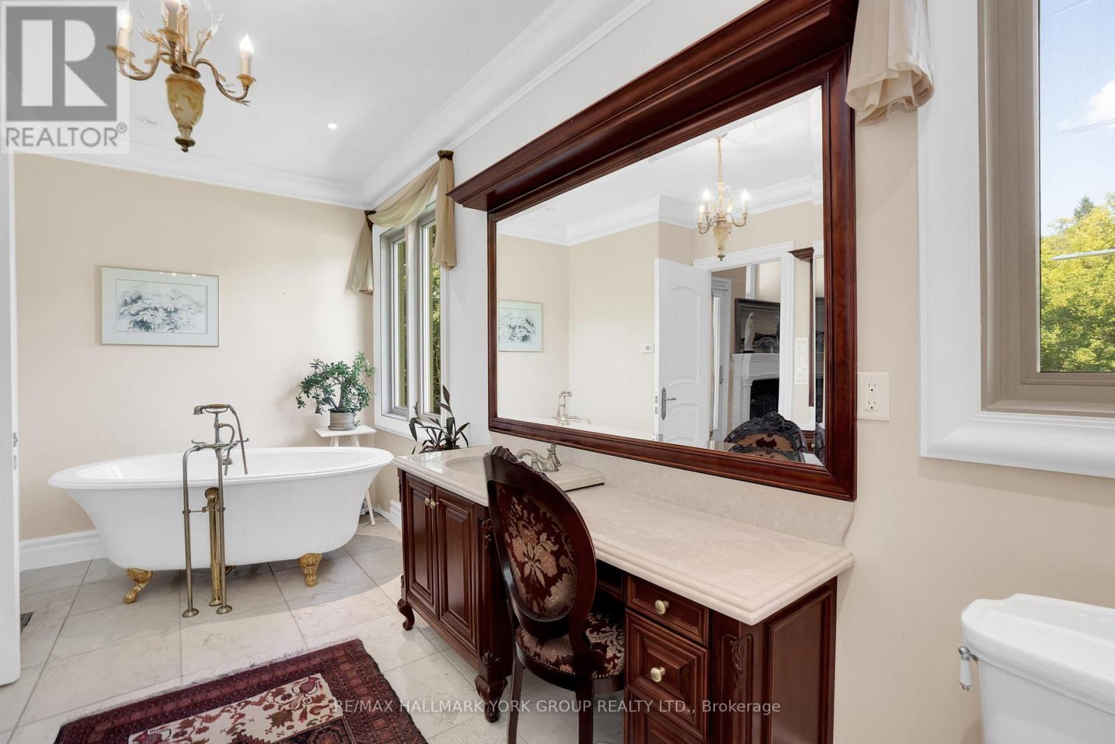 2 Kingswood Drive, King, ON - Indoor Photo Showing Bathroom