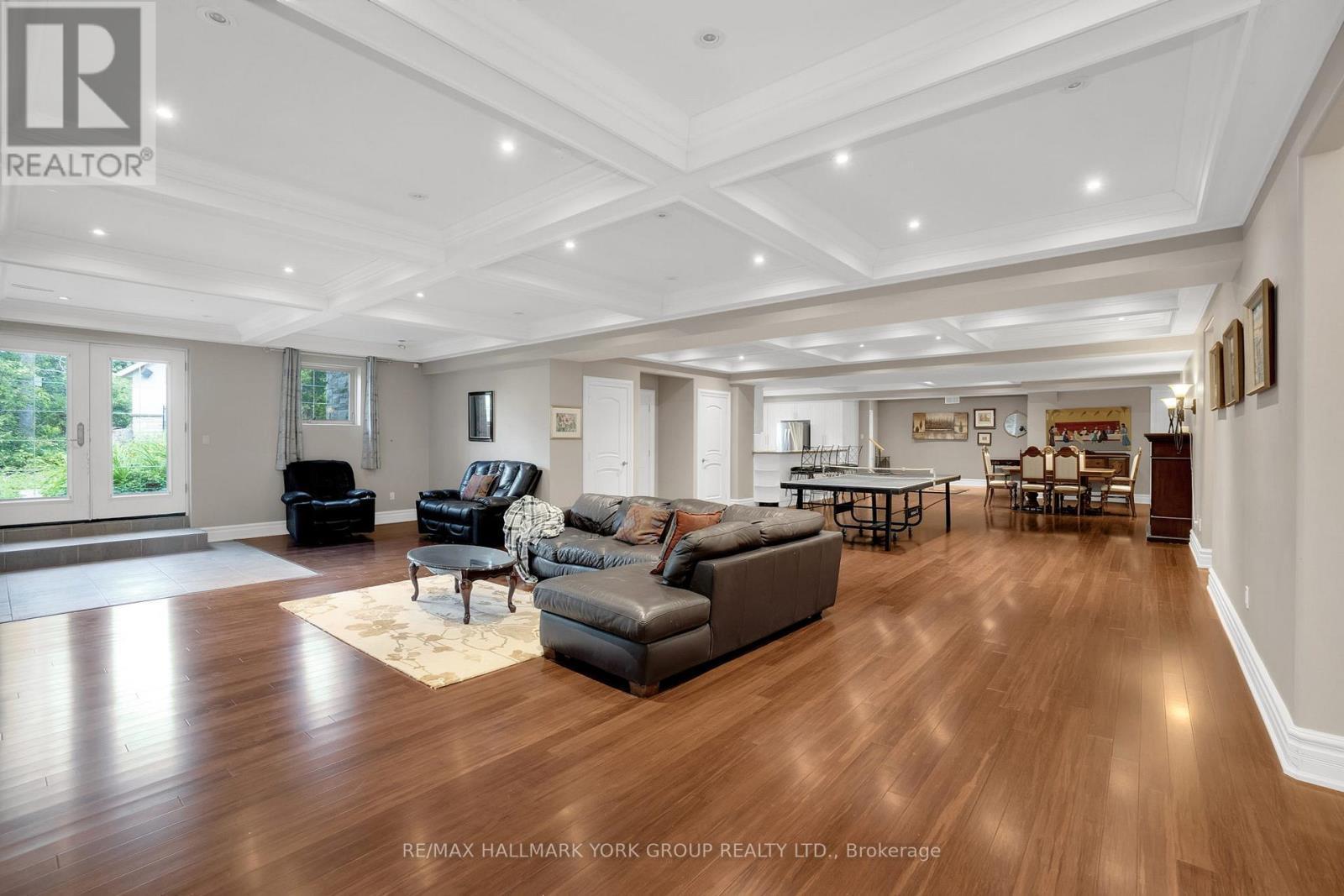 2 Kingswood Drive, King, ON - Indoor Photo Showing Other Room