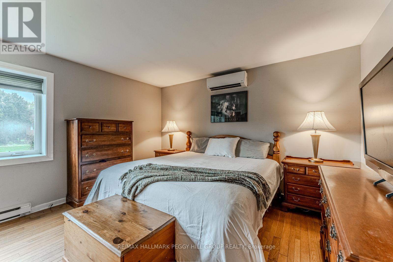 7 Sandlewood Trail, Ramara, ON - Indoor Photo Showing Bedroom