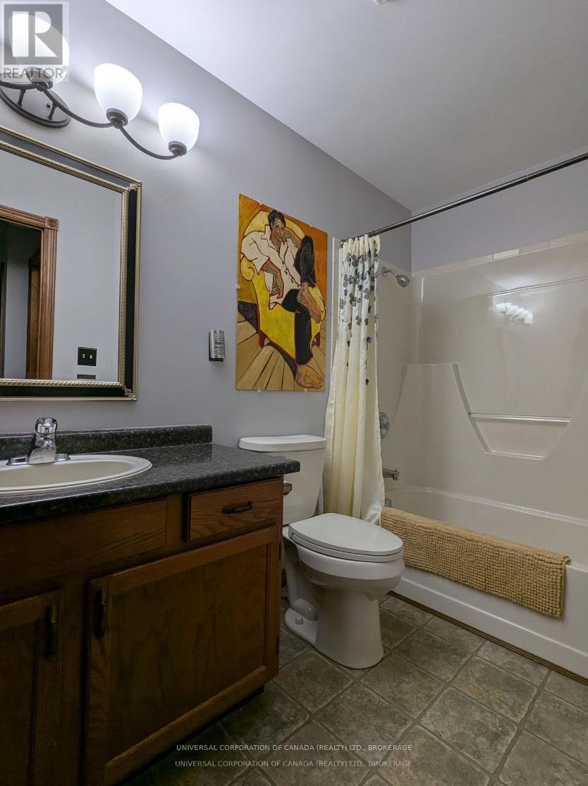 67 Foundry Street, Leamington, ON - Indoor Photo Showing Bathroom
