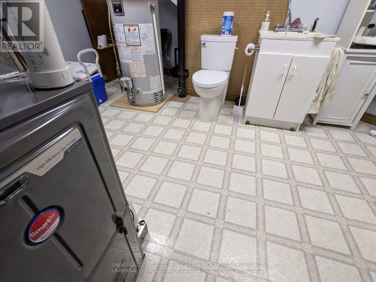 67 Foundry Street, Leamington, ON - Indoor