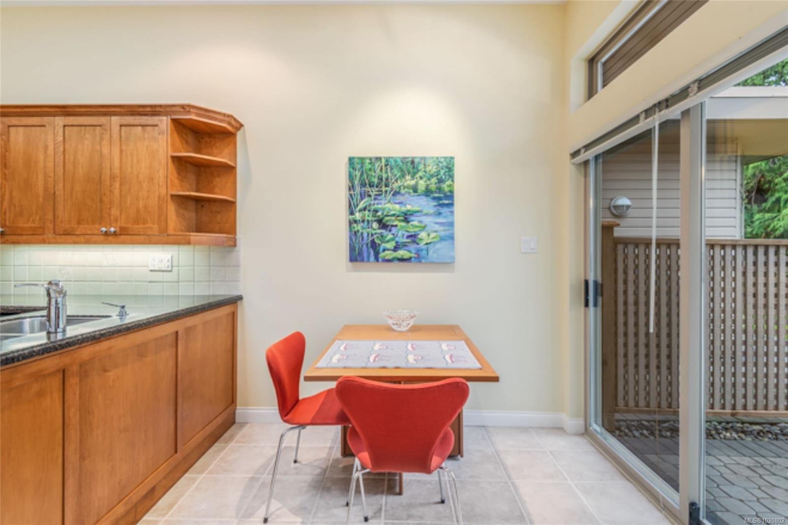 910 Lakes Blvd, French Creek, BC