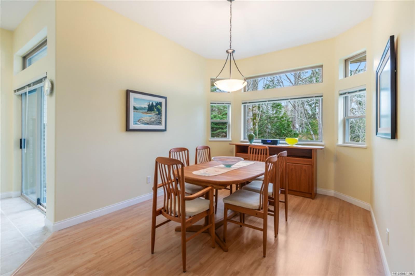 910 Lakes Blvd, French Creek, BC