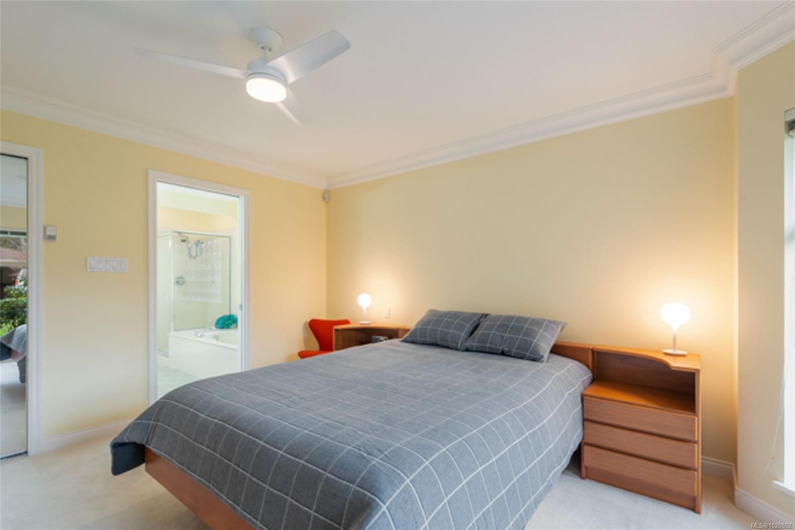 910 Lakes Blvd, French Creek, BC