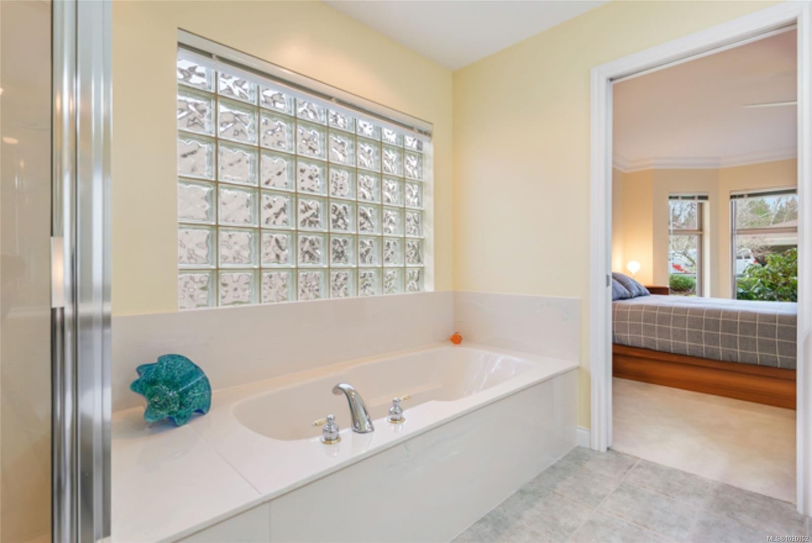 910 Lakes Blvd, French Creek, BC