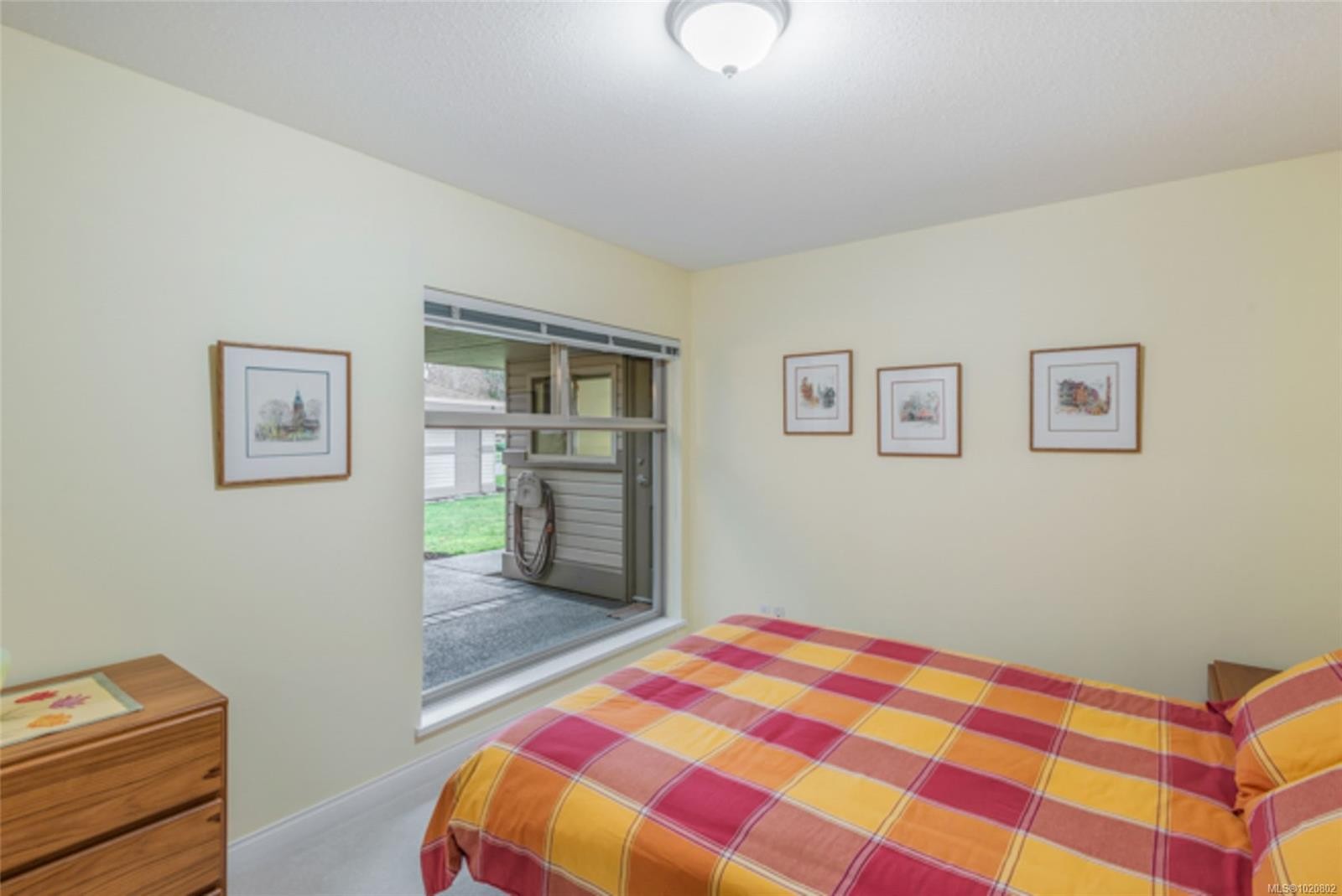 910 Lakes Blvd, French Creek, BC