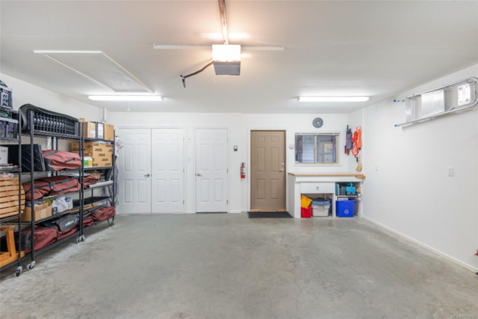 910 Lakes Blvd, French Creek, BC