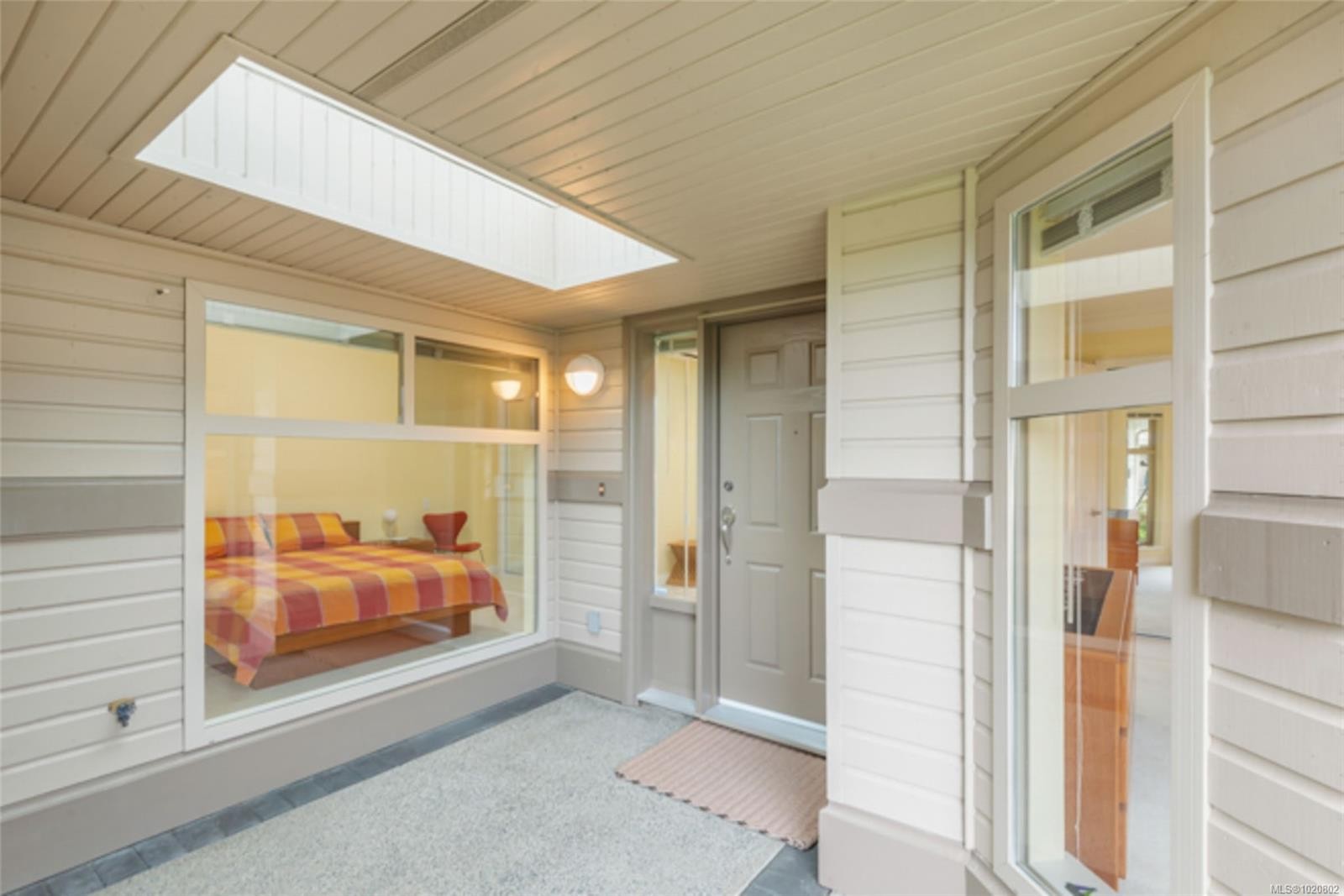 910 Lakes Blvd, French Creek, BC