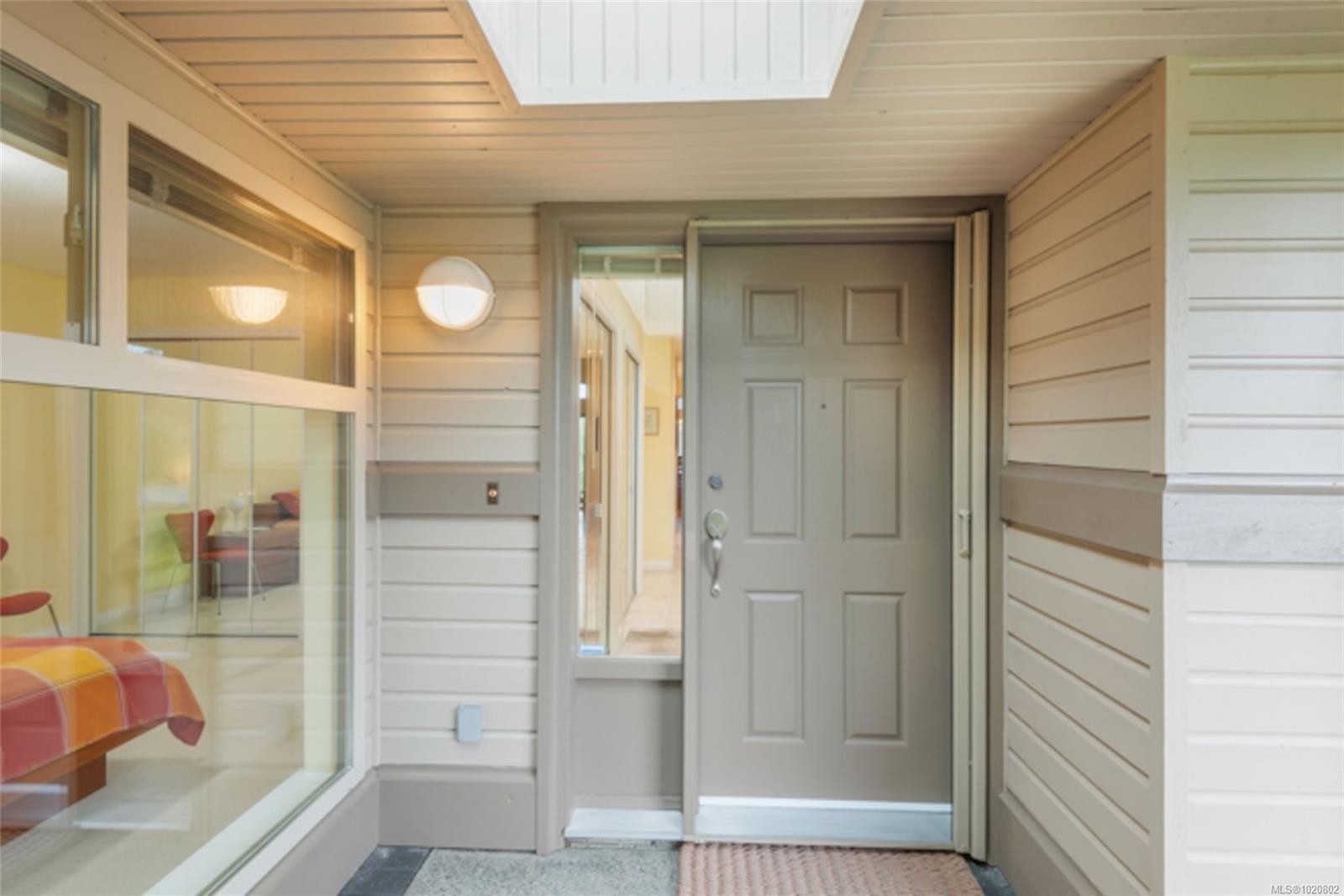 910 Lakes Blvd, French Creek, BC