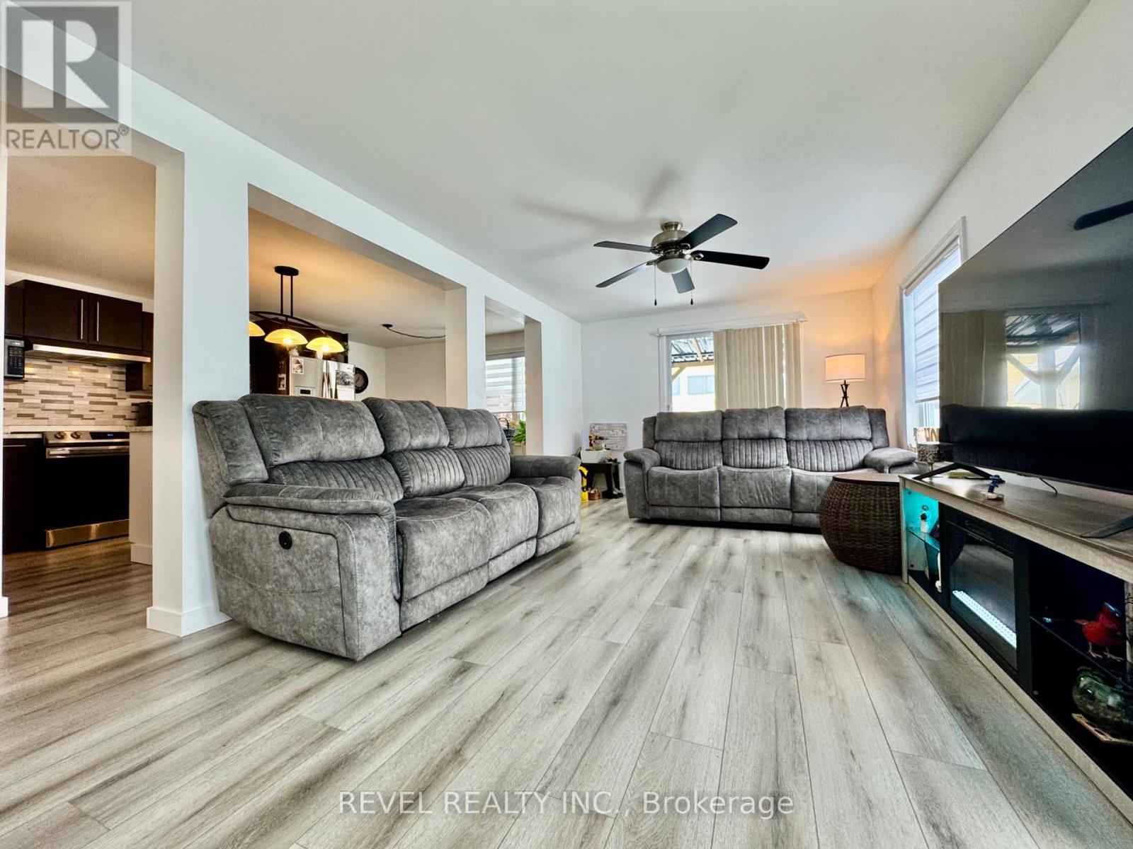 16 Foothills Lane, Timmins (Tne - North), ON - Indoor Photo Showing Living Room