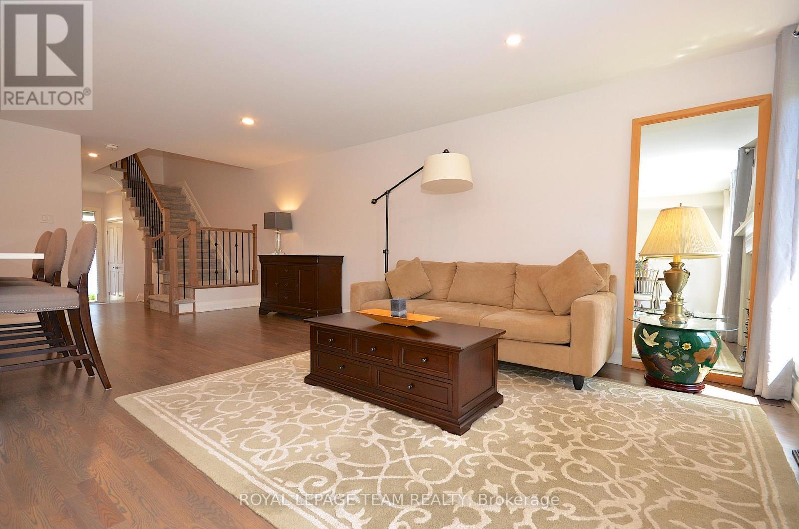 331 Proud Walk Drive Drive S, Ottawa, ON - Indoor Photo Showing Living Room