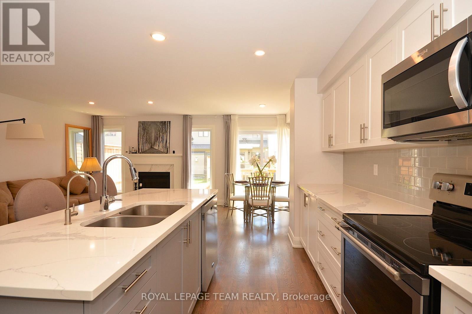 331 Proud Walk Drive Drive S, Ottawa, ON - Indoor Photo Showing Kitchen With Double Sink