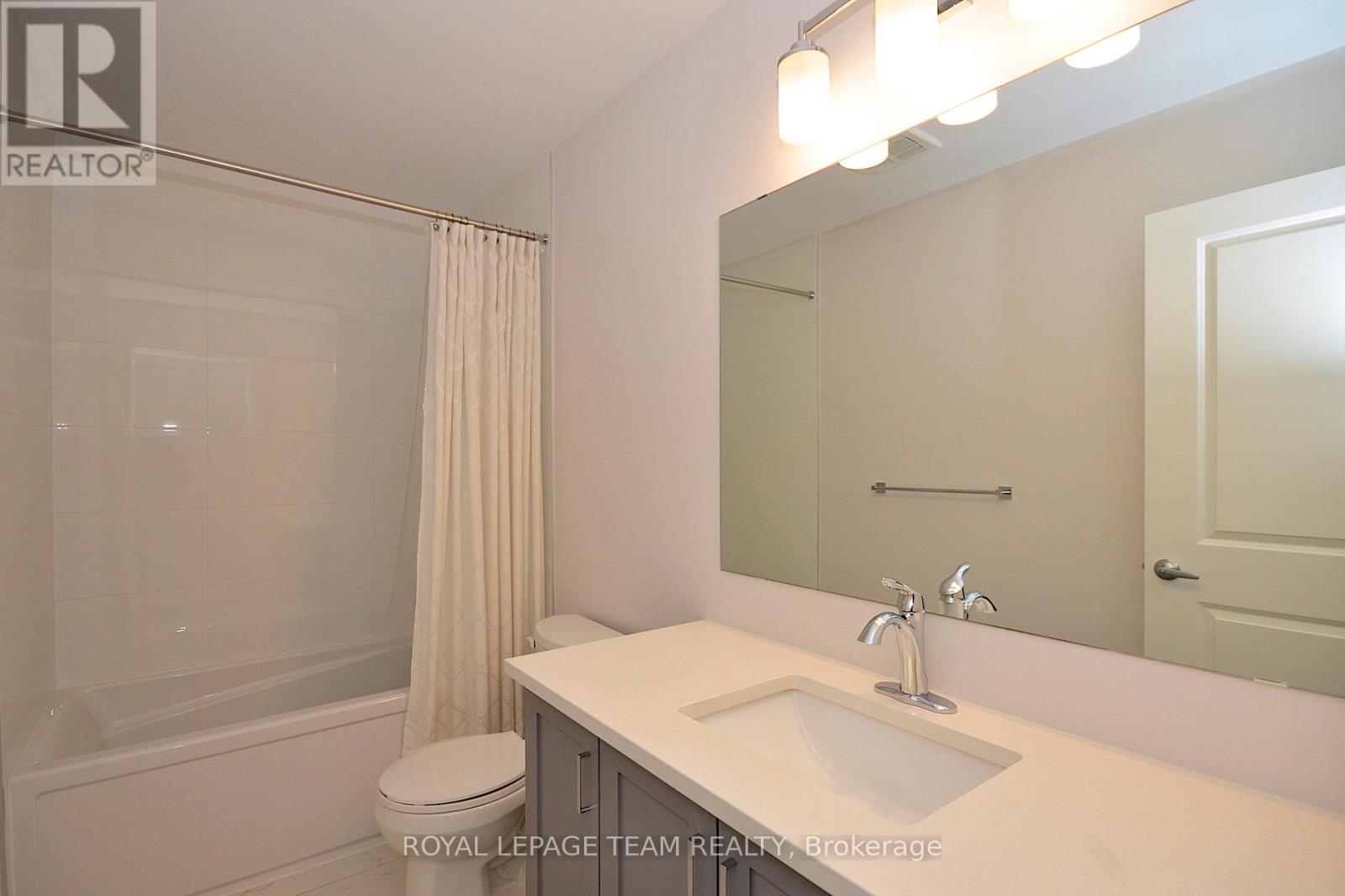 331 Proud Walk Drive Drive S, Ottawa, ON - Indoor Photo Showing Bathroom