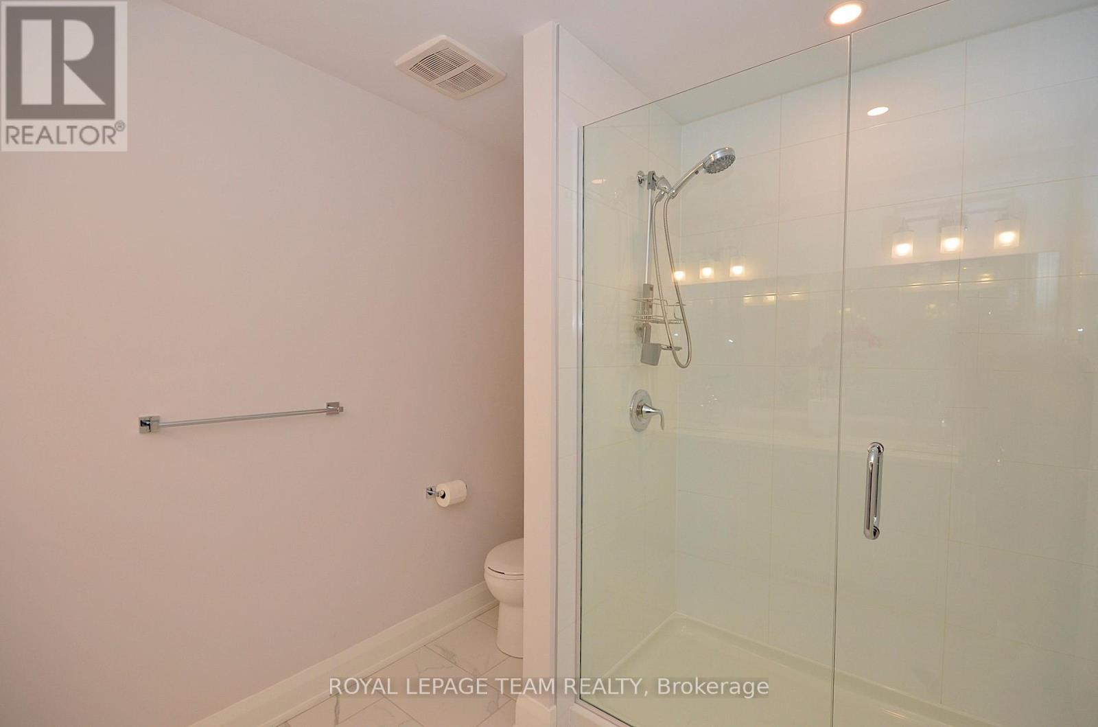 331 Proud Walk Drive Drive S, Ottawa, ON - Indoor Photo Showing Bathroom