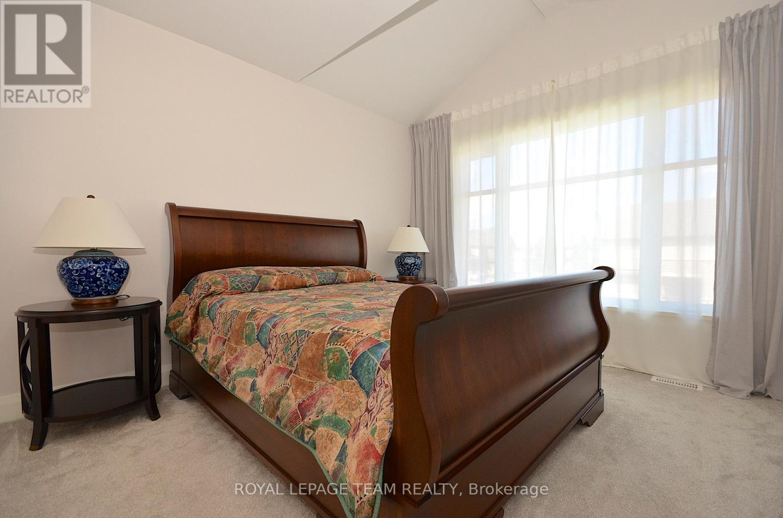 331 Proud Walk Drive Drive S, Ottawa, ON - Indoor Photo Showing Bedroom