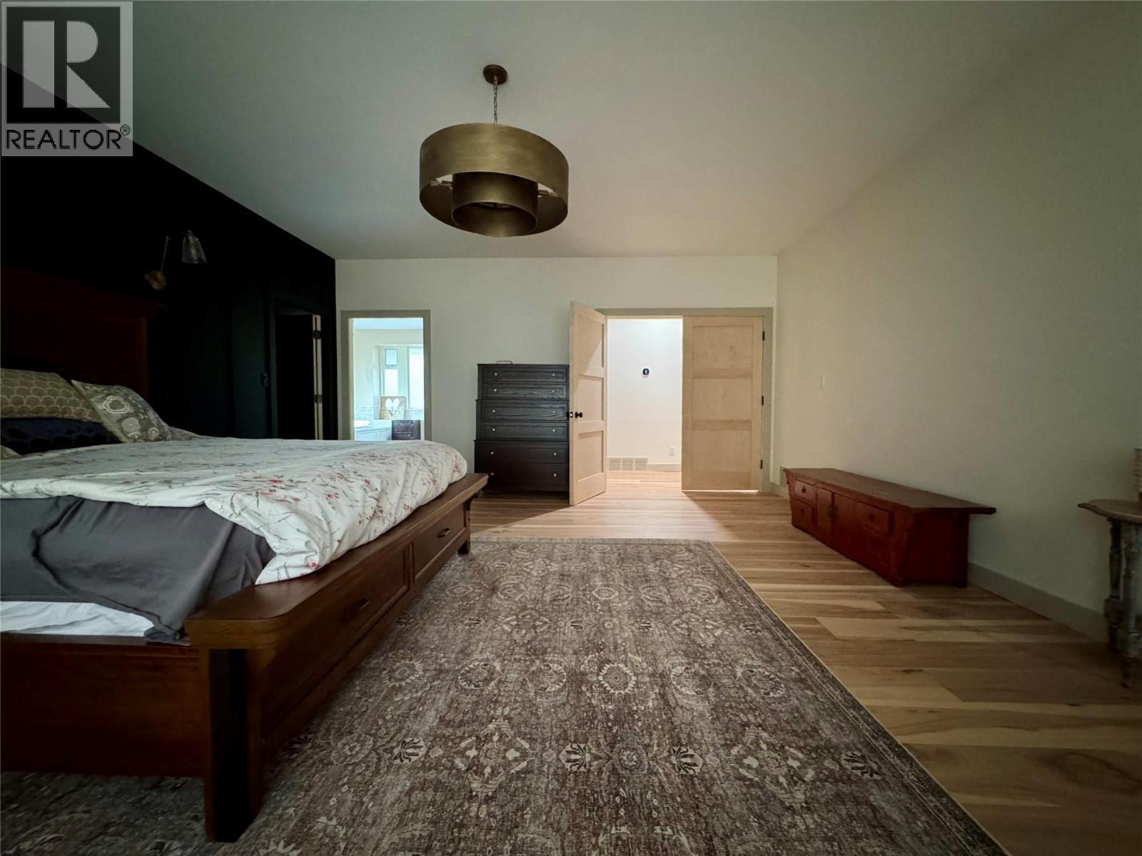 4465 Squilax-Anglemont Road, Scotch Creek, BC - Indoor Photo Showing Bedroom