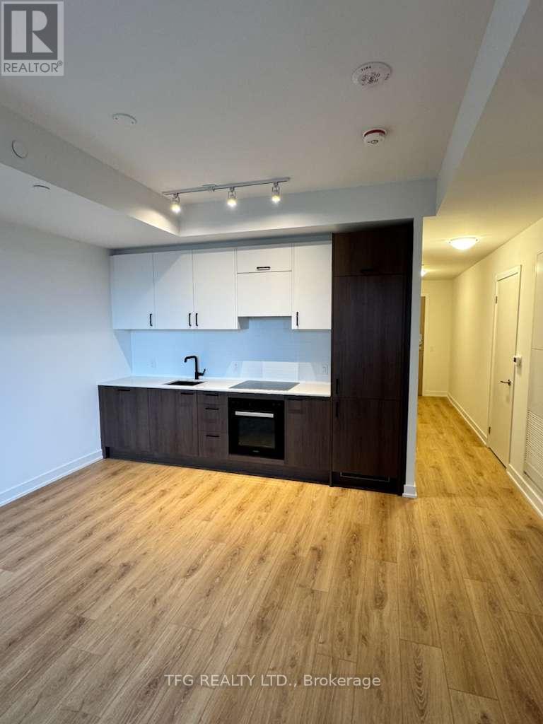 720 - 1 Quarrington Lane, Toronto (Banbury-Don Mills), ON - Indoor Photo Showing Kitchen