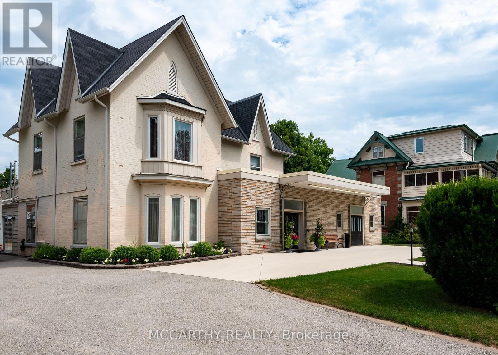 318 Main Street E, Shelburne, ON