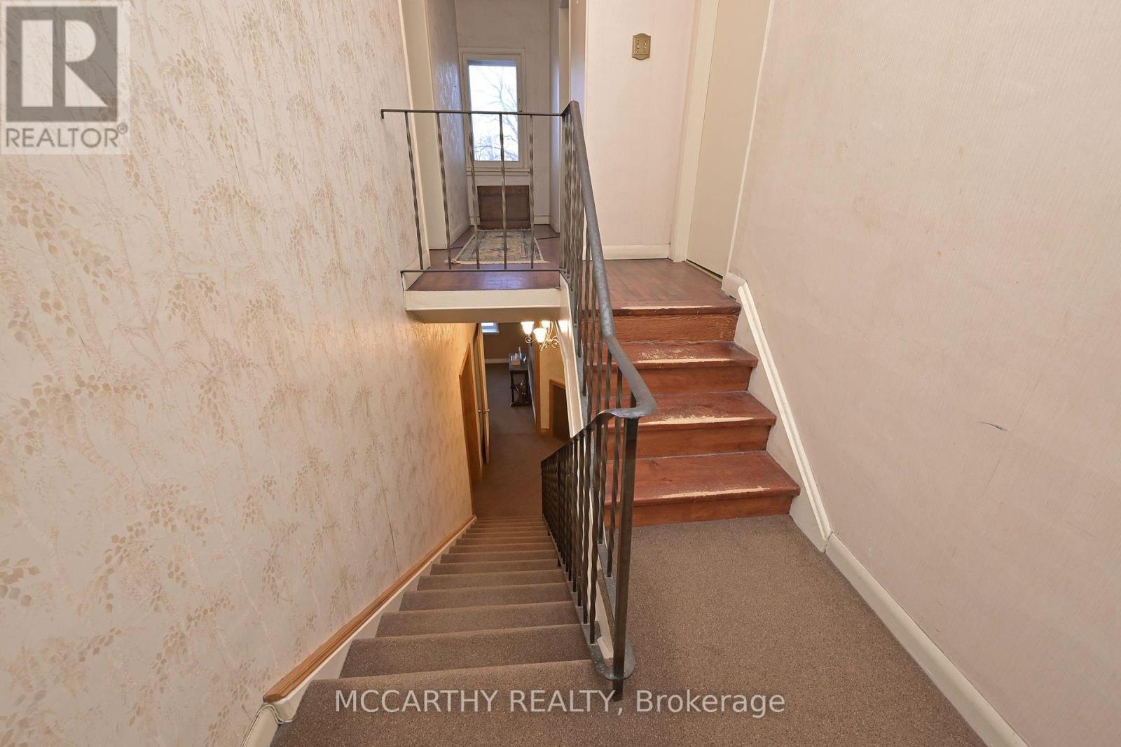 stair way to 2 and half storey - 318 Main Street E, Shelburne, ON