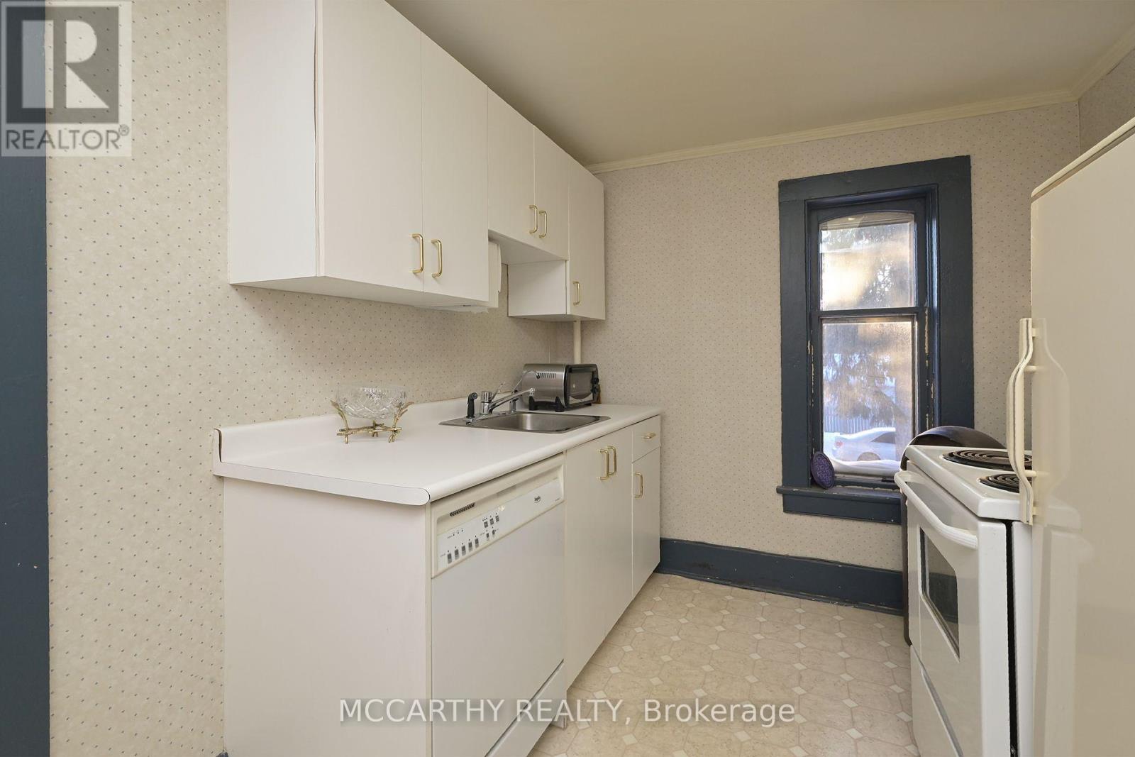 2nd floor kitchen - 318 Main Street E, Shelburne, ON