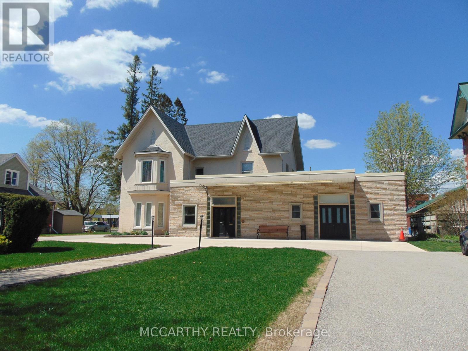 318 Main Street E, Shelburne, ON