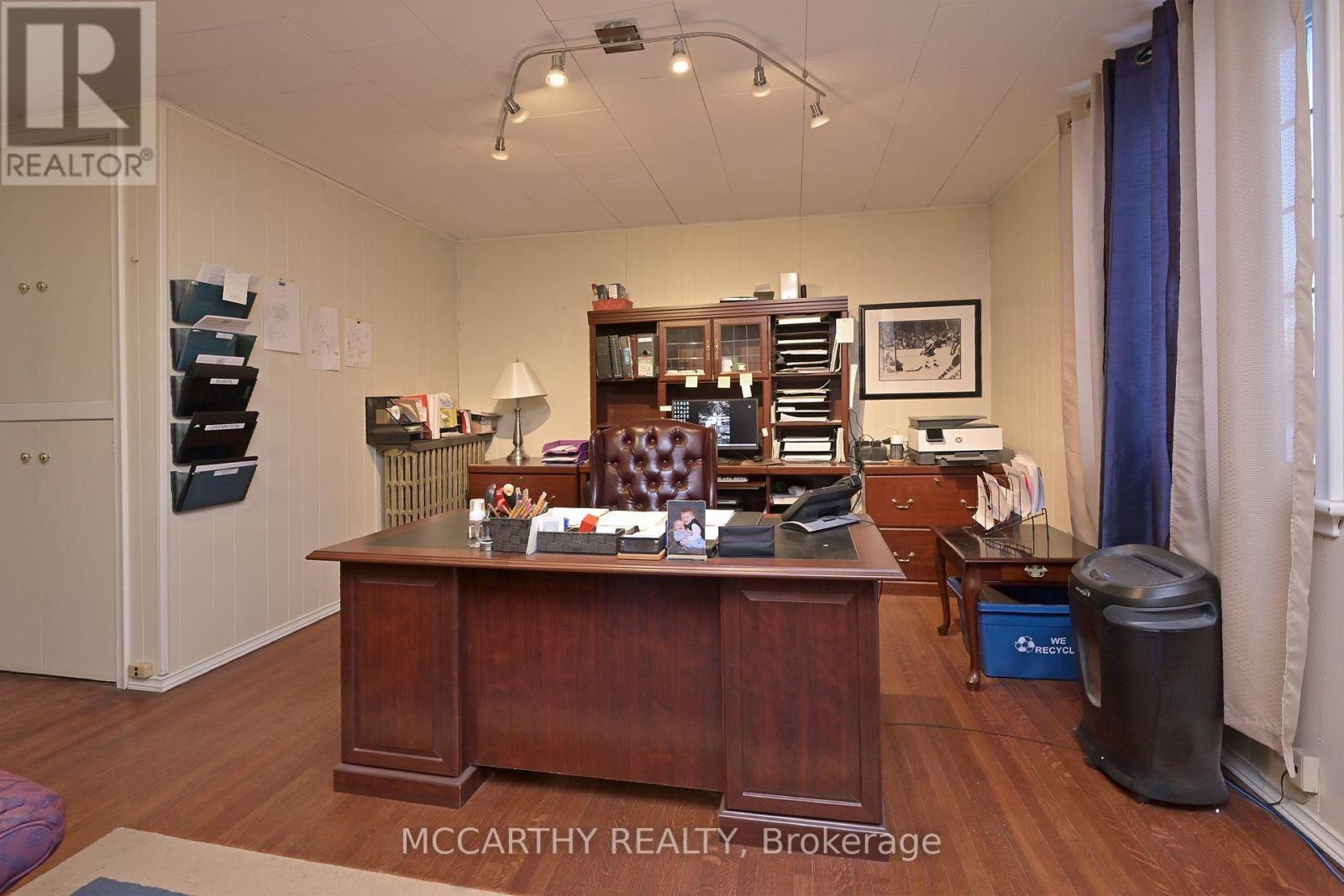Large second storey office - 318 Main Street E, Shelburne, ON