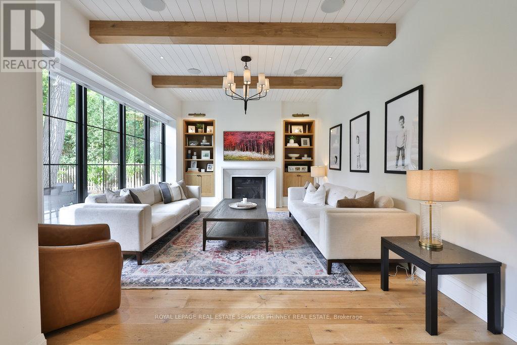 1489 Mildmay Court, Mississauga, ON - Indoor Photo Showing Living Room With Fireplace