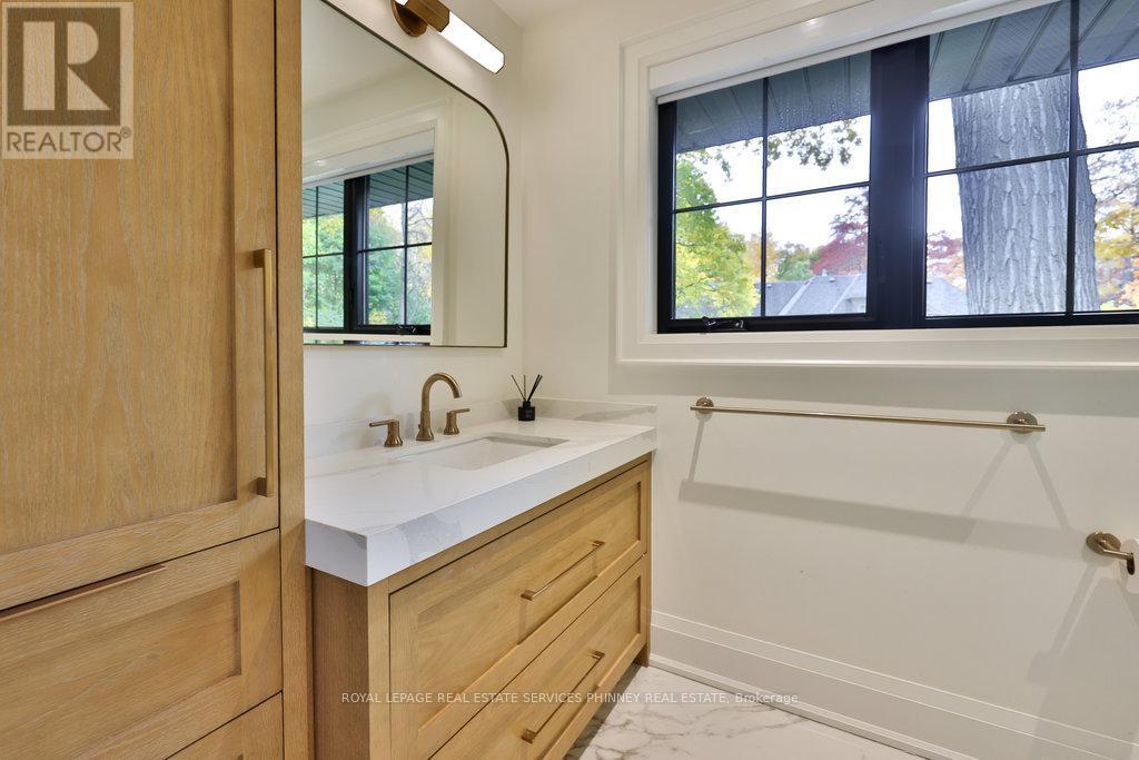 1489 Mildmay Court, Mississauga, ON - Indoor Photo Showing Bathroom