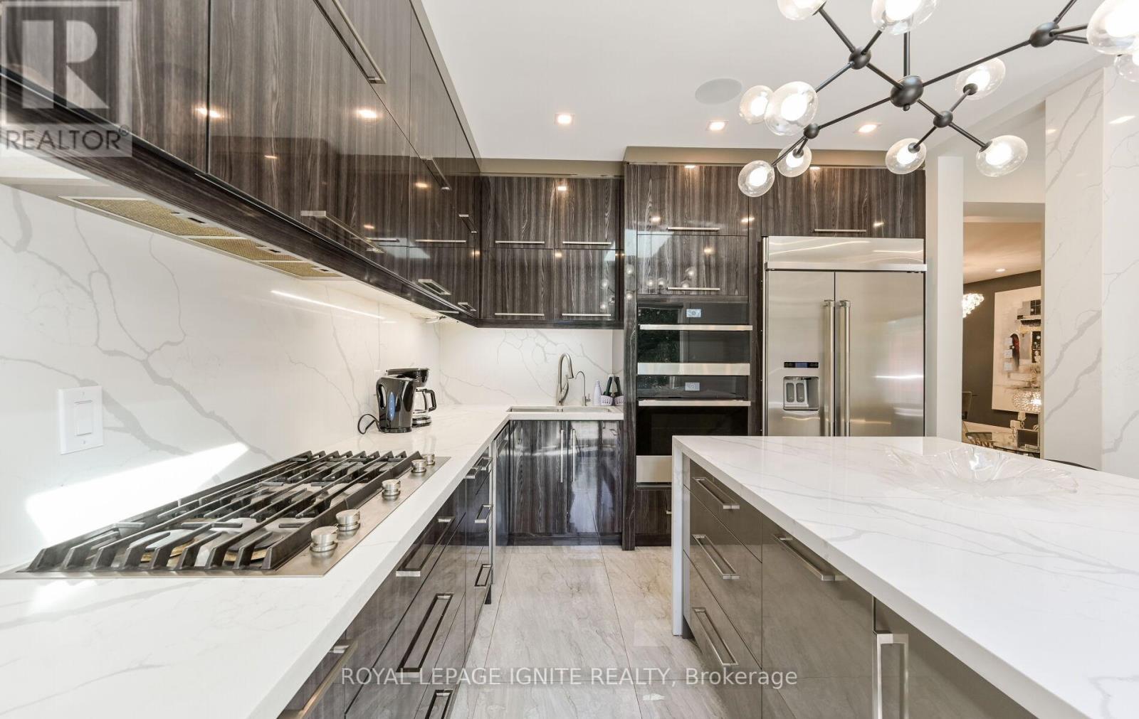 24 Christensen Avenue, Caledon, ON - Indoor Photo Showing Kitchen With Upgraded Kitchen