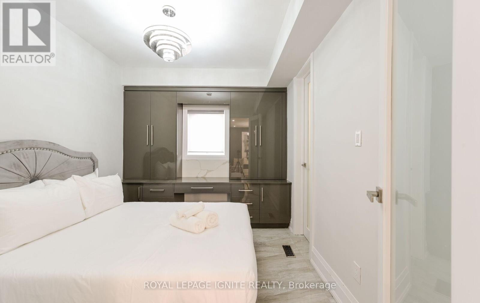 24 Christensen Avenue, Caledon, ON - Indoor Photo Showing Bedroom