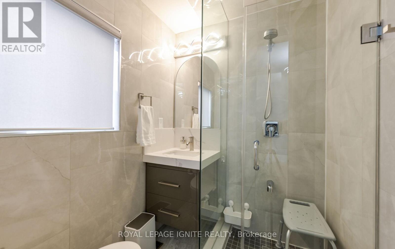 24 Christensen Avenue, Caledon, ON - Indoor Photo Showing Bathroom