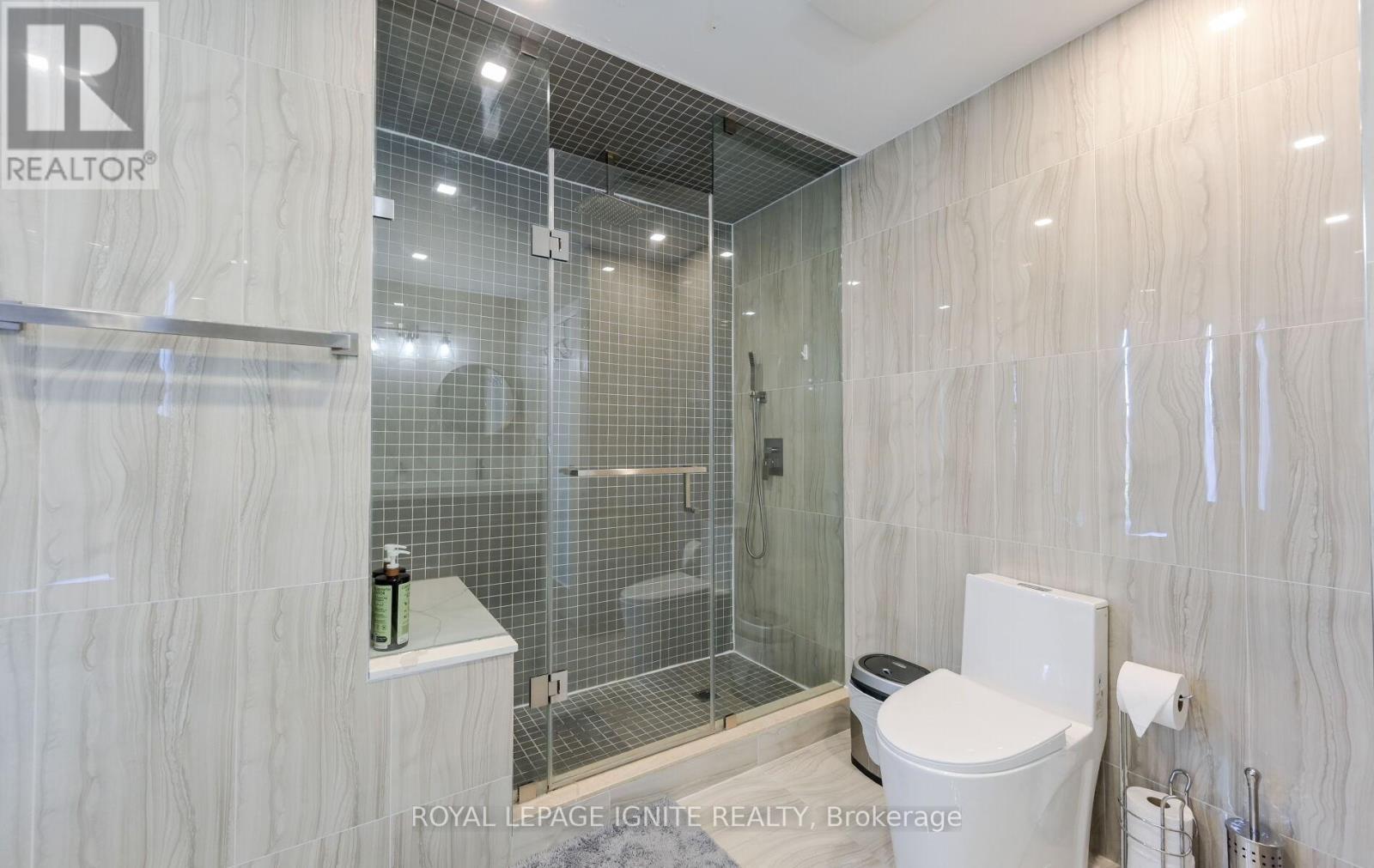 24 Christensen Avenue, Caledon, ON - Indoor Photo Showing Bathroom