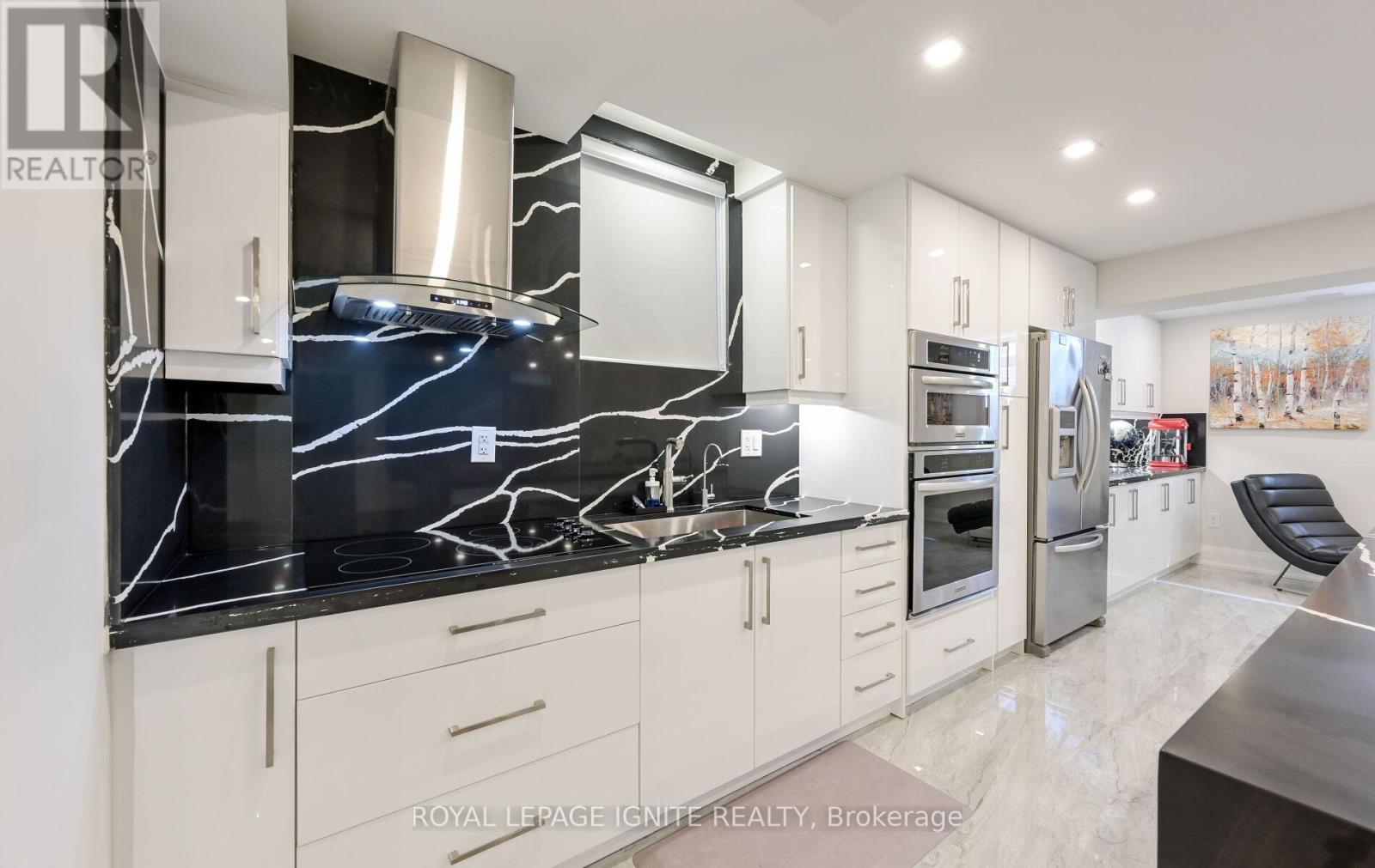 24 Christensen Avenue, Caledon, ON - Indoor Photo Showing Kitchen