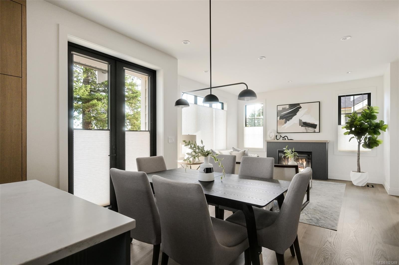 2-5032 Wesley Rd, Saanich, BC - Indoor Photo Showing Dining Room