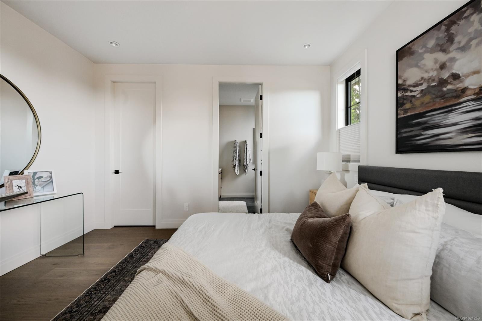 2-5032 Wesley Rd, Saanich, BC - Indoor Photo Showing Bedroom