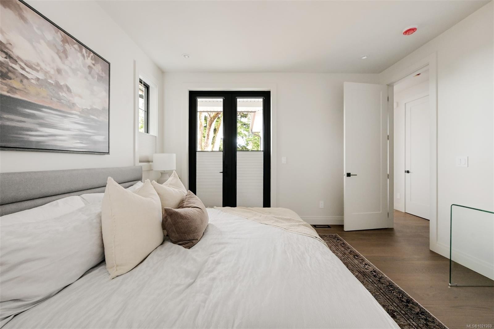 2-5032 Wesley Rd, Saanich, BC - Indoor Photo Showing Bedroom